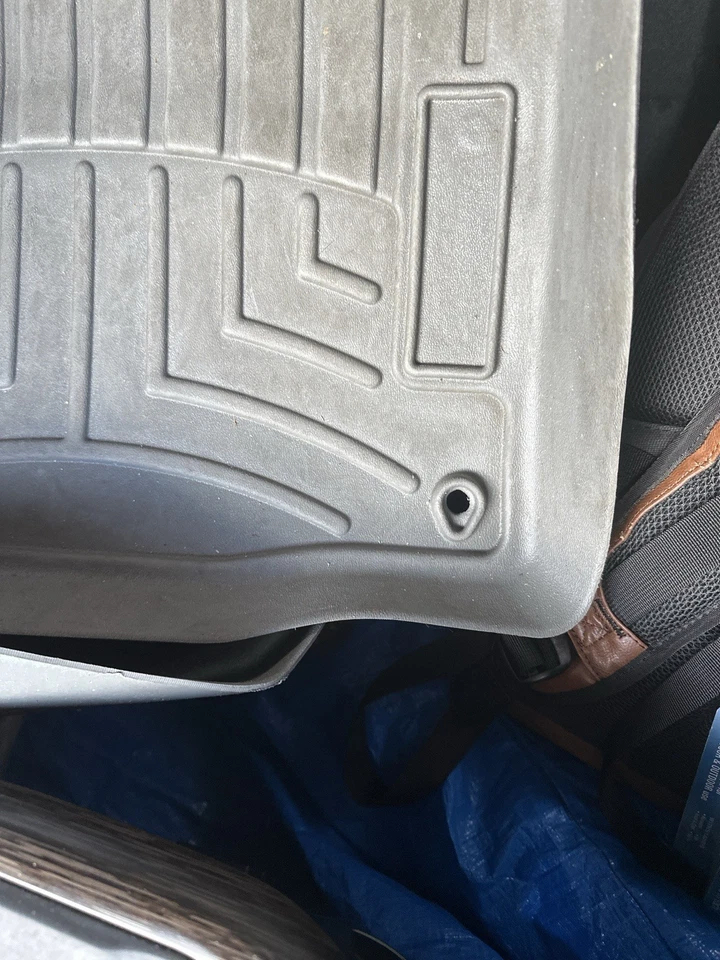 Juego de alfombrillas WeatherTech grises Jeep Cherokee KL 2014-2018 delanteras y traseras Foto 3 de 4