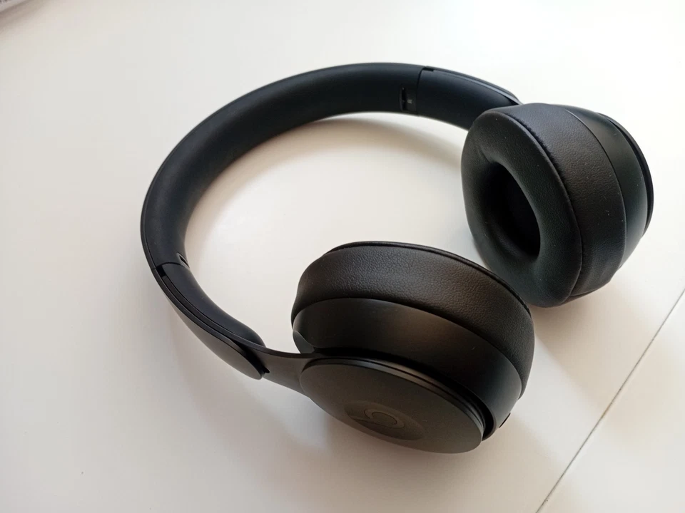 Beats Solo Pro, photo 3 of 3