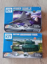 Lot 2 maquettes Grafix Model Kit - NEUF, jamais ouvert