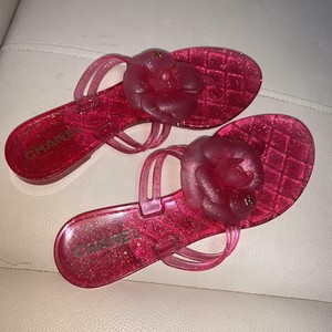 chanel pink jelly sandals