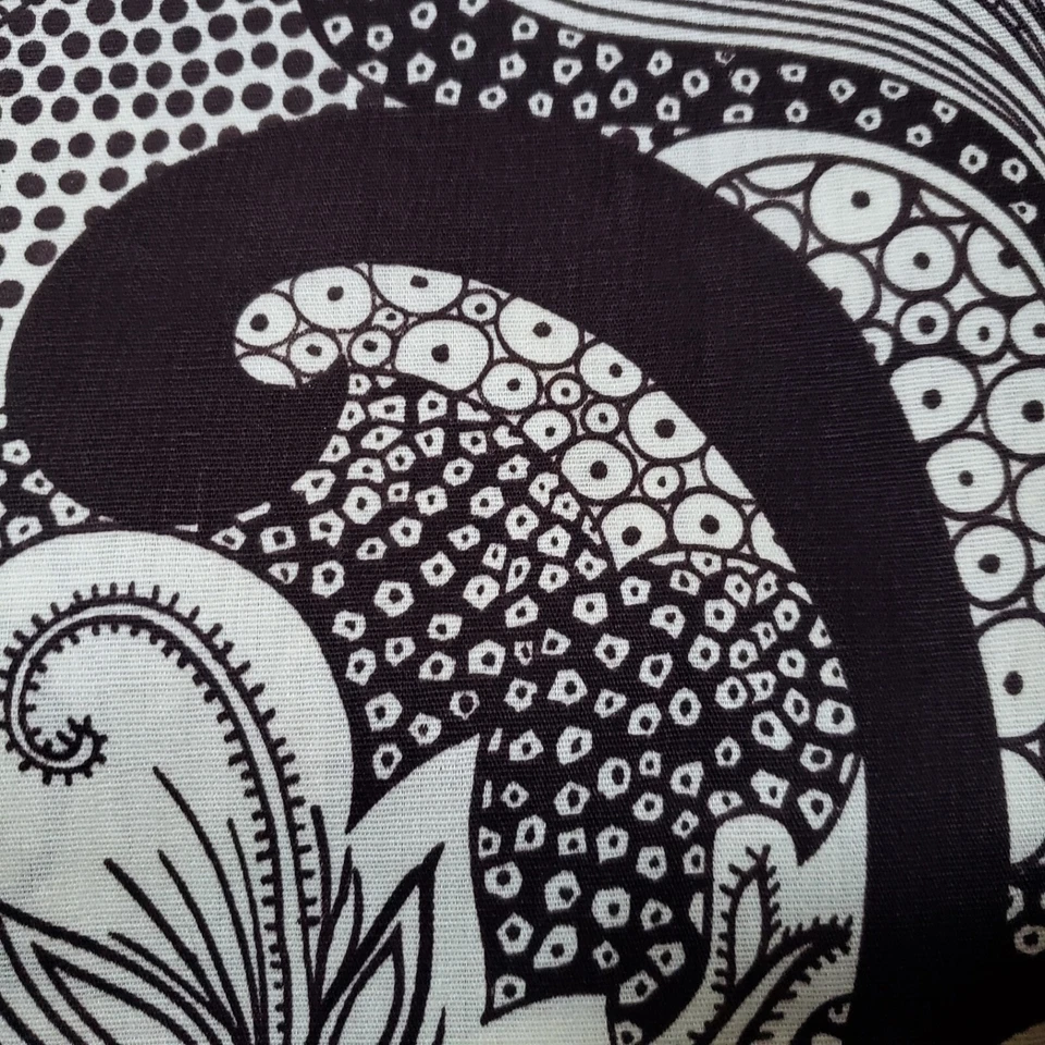 VENDA 3 DIAS Vintage Anos 60 MCM Tecido Estampa Paisley Preto e Branco 3,5y X 44" - Imagem 4 de 4