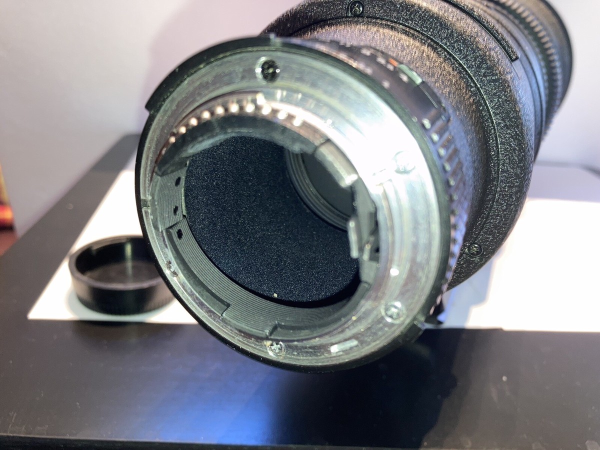 Near Mint Nikon AF-S Nikkor 500mm f4.0 D ED Lens with Hood Near Mint Nikon AF-S Nikkor 500mm f4.0 D ED Lens with Hood