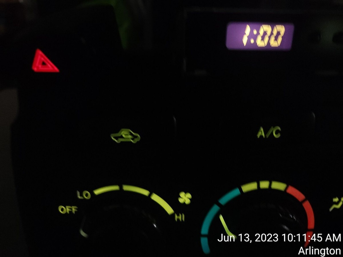 2003-2007 Toyota Highlander Climate Control Clock CD Player Radio