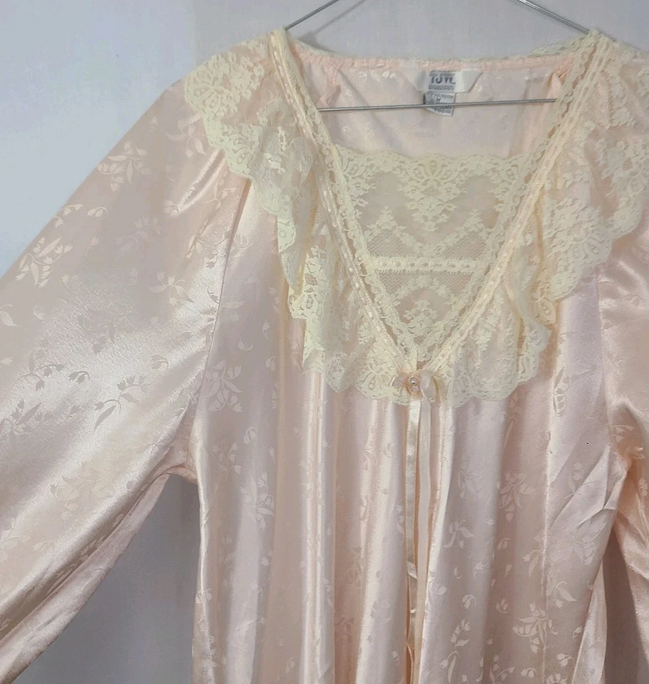 De Colección Camisón TJW Mervyns Med Rosa Damasco Satinado Encaje Volantes Manga Larga Chica Foto 3 de 4