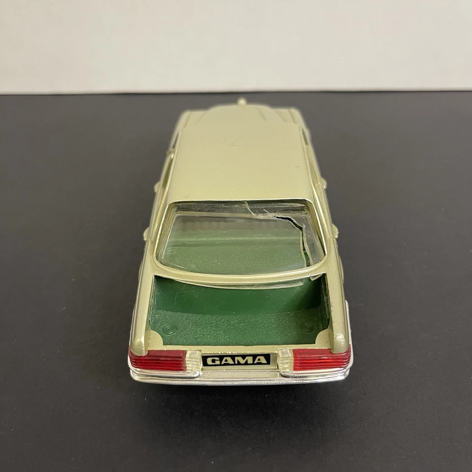 Coche diecast vintage GAMA Mercedes-Benz 450 SE 1:24 Alemania piezas rotas doradas Foto 4 de 4
