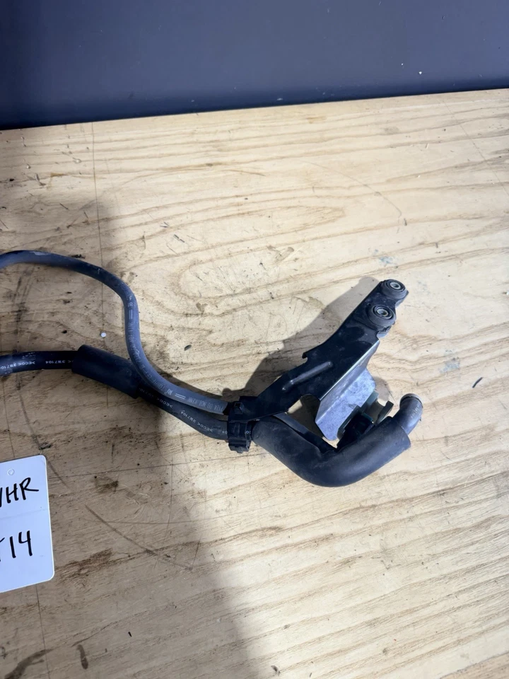 08-14 Infiniti G37 Vq37vhr Regulador de Presión de Combustible Línea Vq37 Nissan 370z EVAP Foto 3 de 4