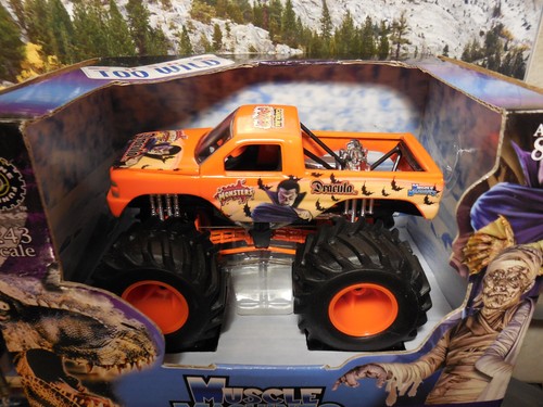 2003 Muscle Machines CAROLINA CRUSHER Universal Monsters Dracula T-WRECKS 1:43 - Picture 2 of 5