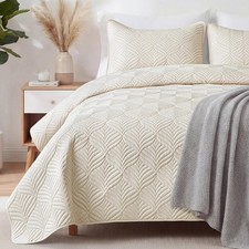 Whale Flotilla Extra Soft King Quilt Bedding Set, Lightweight Brich Beige Bedspr