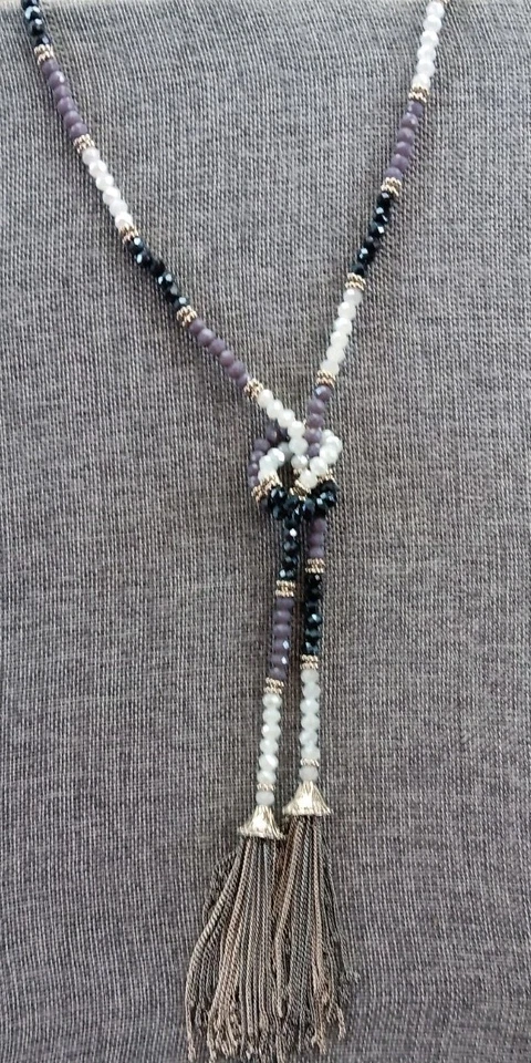 VERA WANG, anudado púrpura, blanco y negro, vidrio facetado con collar de borla, 44" Foto 2 de 4