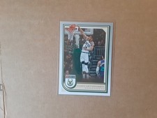 2022-23 NBA HOOPS Card #44   NM-MT🏀🔥   MKE BUCKS   Giannis Antetokounmpo #34