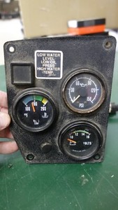 Mack Gauge Panel RB688S Water Oil Volts