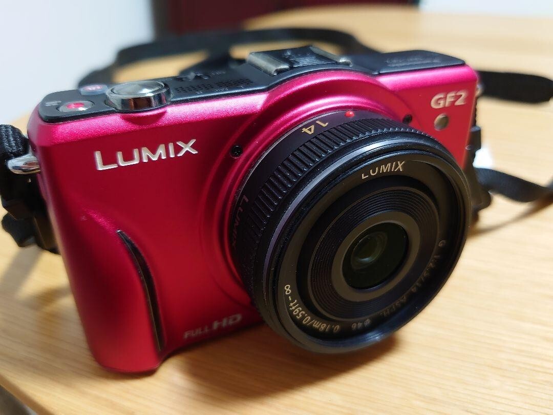 Panasonic DMC-GF2 H-H014 Mirrorless Dslr Camera Fine Red