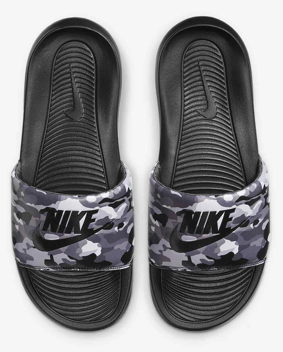 Sandali Nike da uomo Victori One stampati con slide CN9678 001 (taglia 8) nuovi con etichette prezzo consigliato dal produttore $35