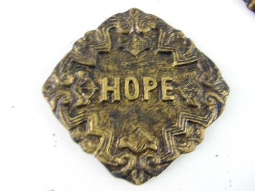 Juego de 3 colgantes de pared Hope Joy Truth de aluminio fundido - Imagen 2 de 9