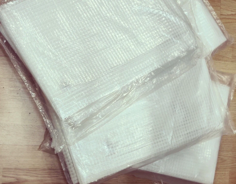 TELO TELONE RETINATO PESANTE PVC TRASPARENTE OCCHIELLATO ROBUSTO 180 GR-MQ - Immagine 2 di 3