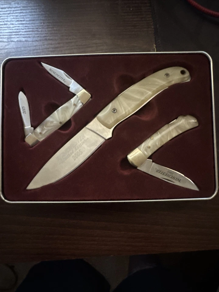 Juego de 3 cuchillos WINCHESTER edición limitada en estuche de hojalata Foto 2 de 4