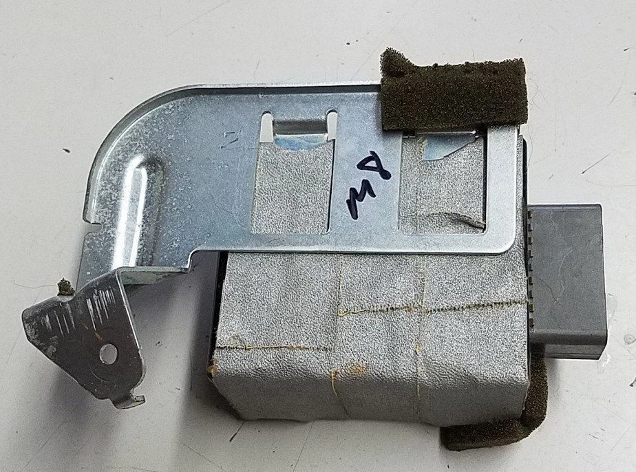 1993 94 95 96 1997 Lincoln Mark VIII Taurus Intermittent Wiper Governor Module E — 第 4/4 张图片