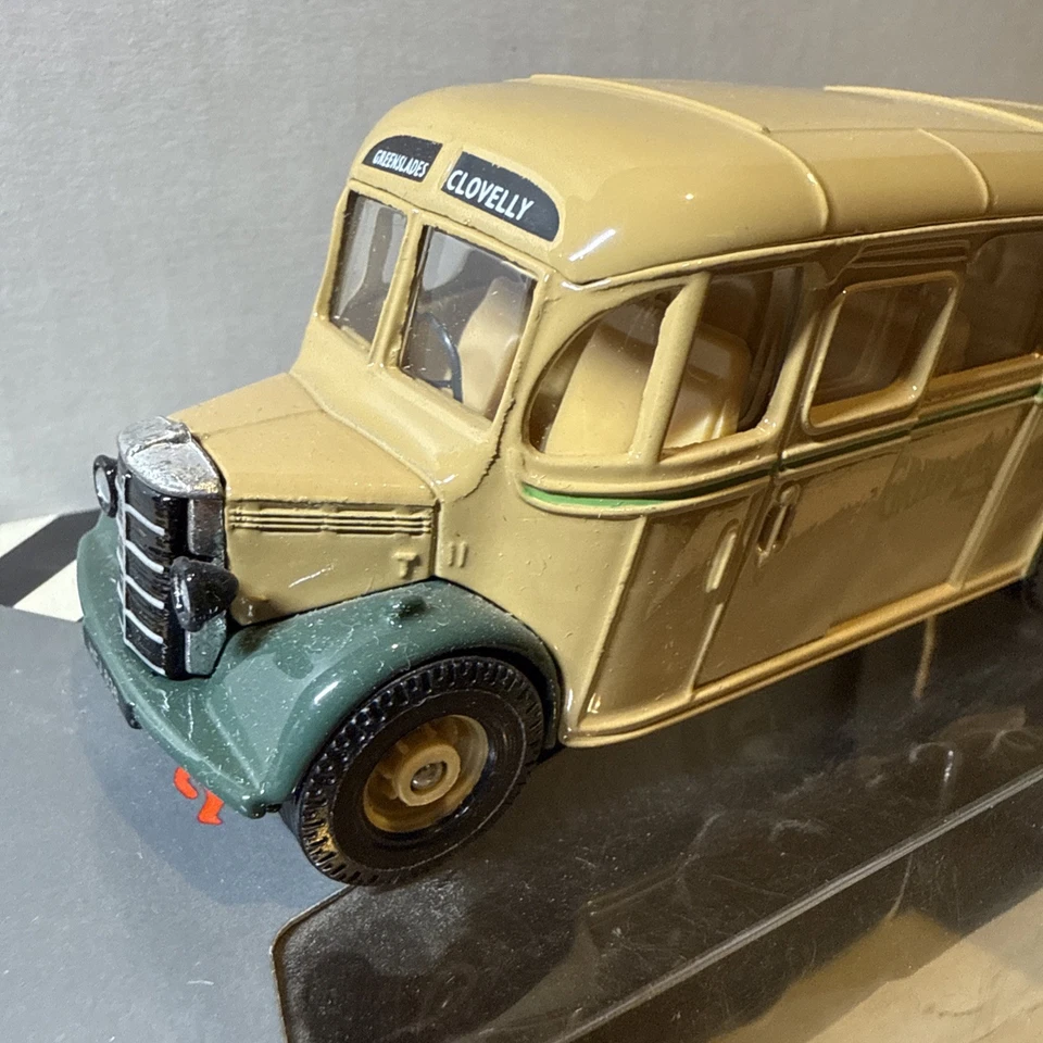 Corgi Classics #D949/17 BEDFORD TYPE OB COACH GREENSLADES TOURS - Image 3 of 4