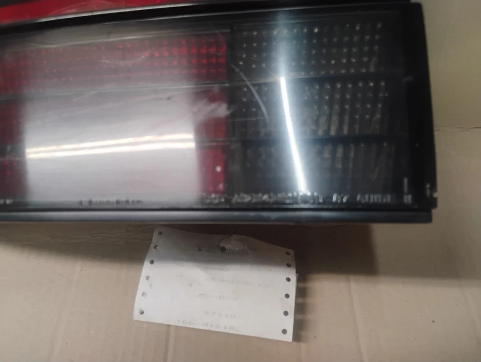 1989-1996 CHEVROLET BERETTA DRIVER LANTERNA TRASEIRA LATERAL ESQUERDA CUPÊ FABRICANTE DE EQUIPAMENTO ORIGINAL - Imagem 4 de 4