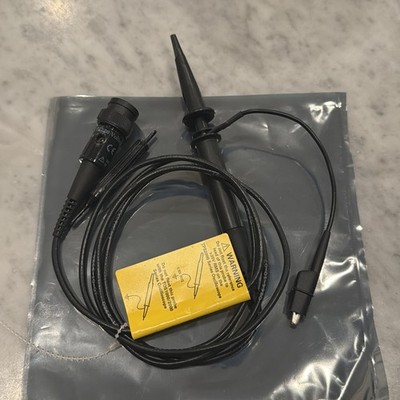 TEKTRONIX P2220 200 MHz PASSIVE PROBE W/accessories