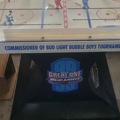   RARE Wayne Gretzky Bud Light  Bubble Boys  Super Chexx Bubble Hockey Table  