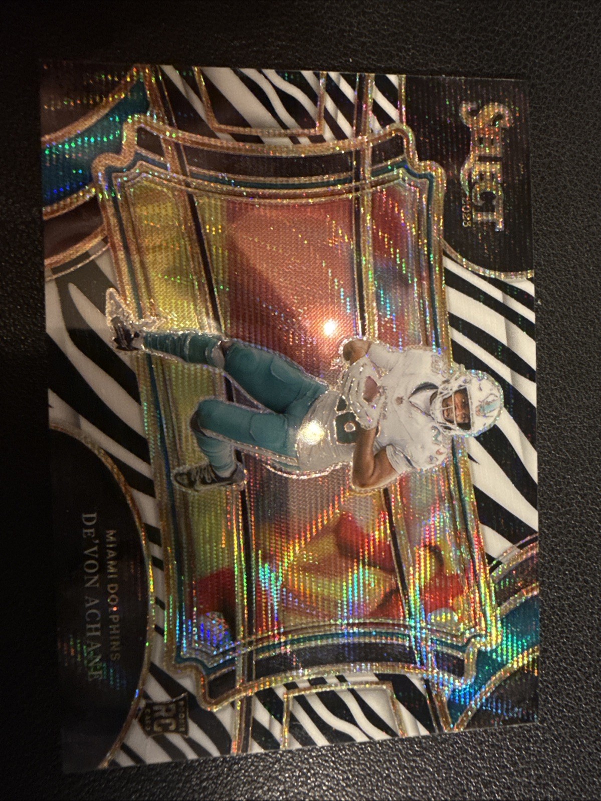 2023 Panini Select - Field Level De'Von Achane #359 Zebra Prizm (RC)