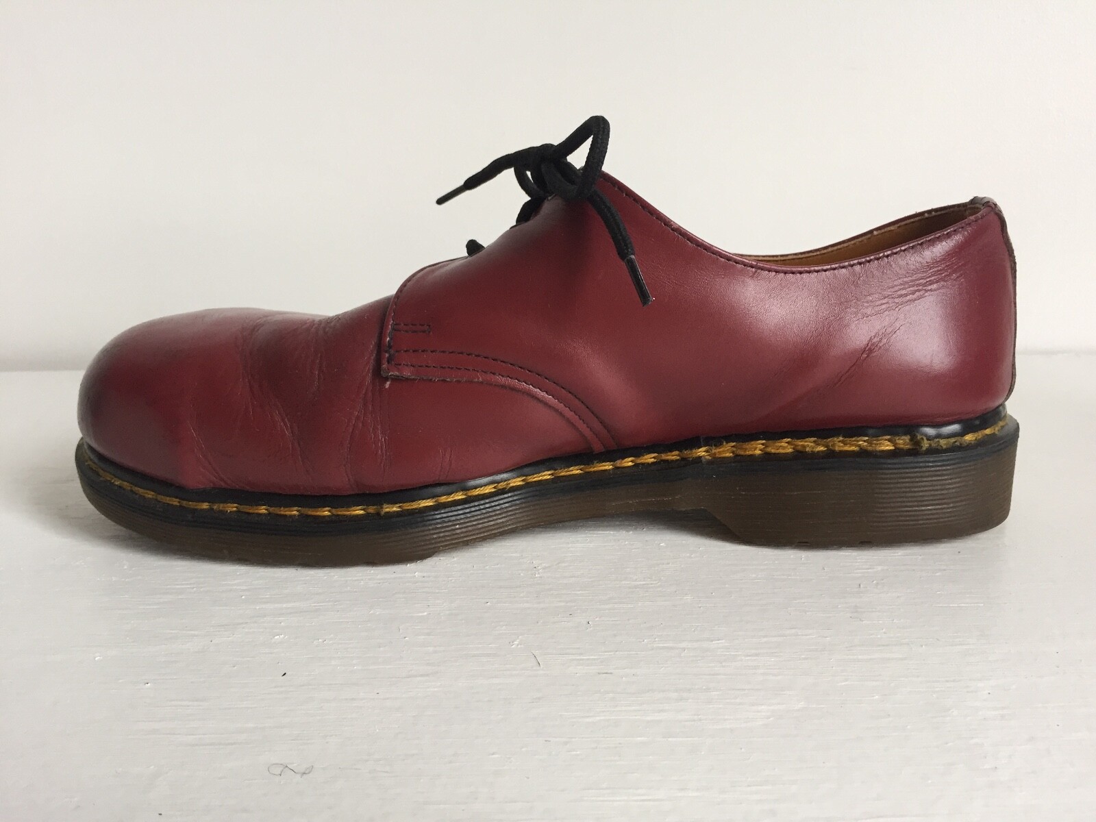 dr martens 1925 cherry