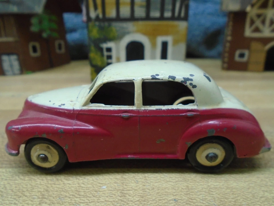 VINTAGE RARE TWO TONE MORRIS OXFORD DINKY TOYS - Image 4 of 4