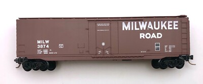 Micro Trains MTL N Gauge  32310 Milwaukee Road 50'' STD. Box Car Plug Door