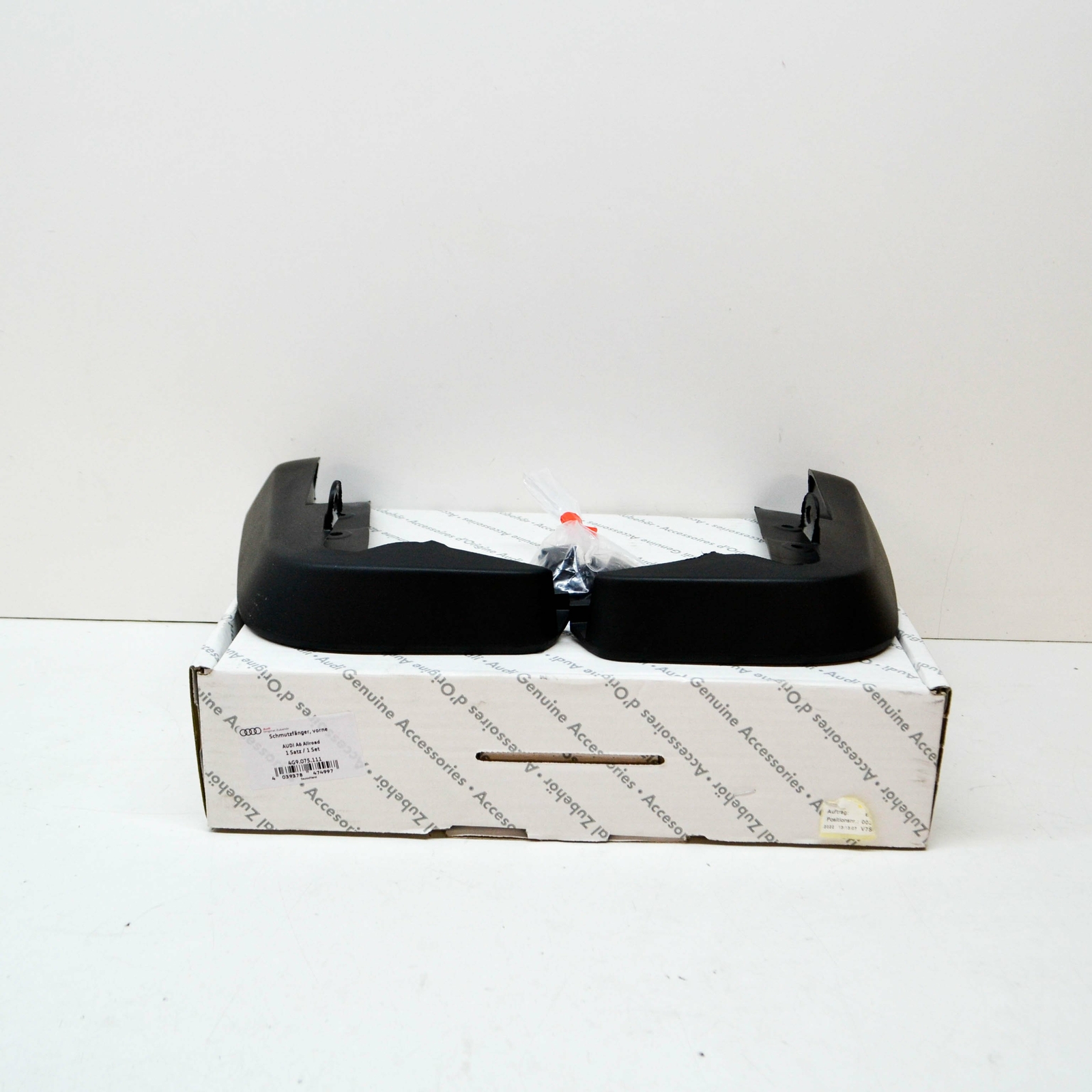OEM Audi A6 Allroad Quattro C7 Front Mudguards Flaps Set 4G9075111 