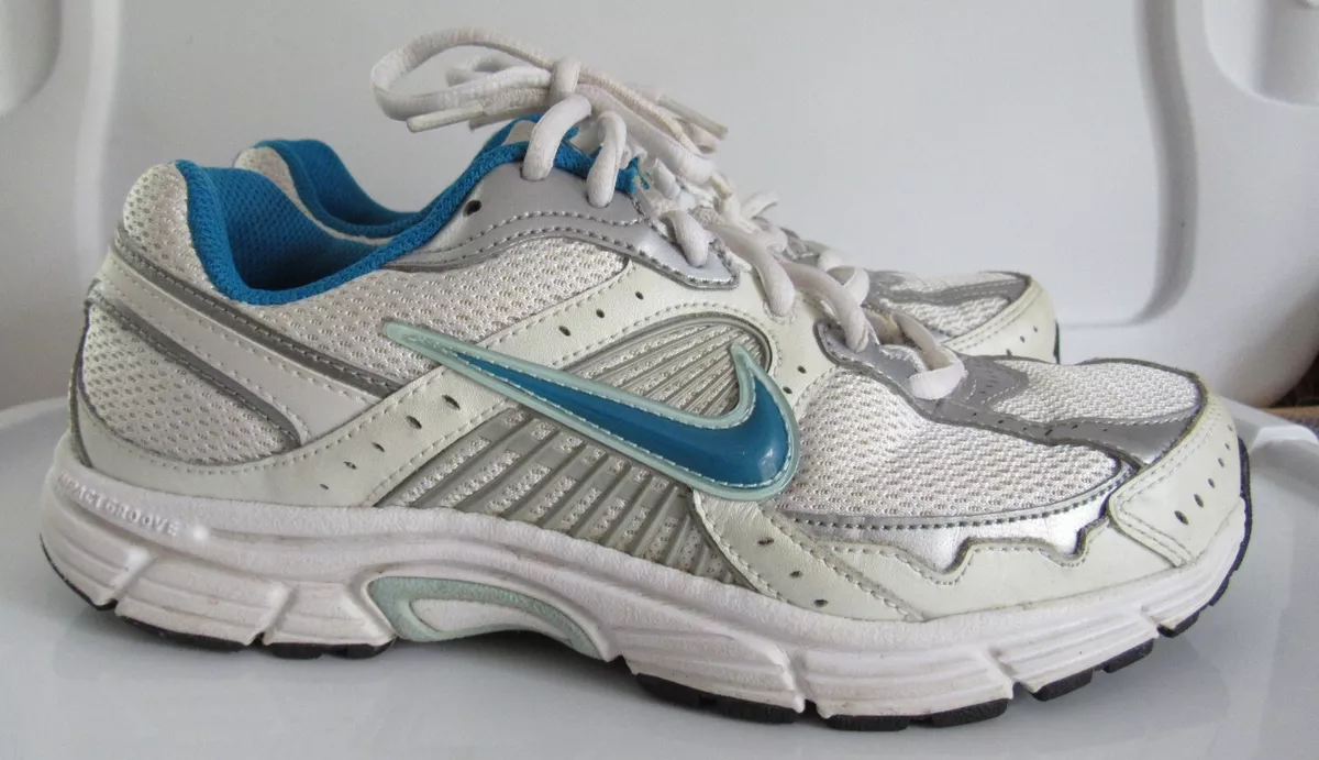 Silver nike running shoes sale