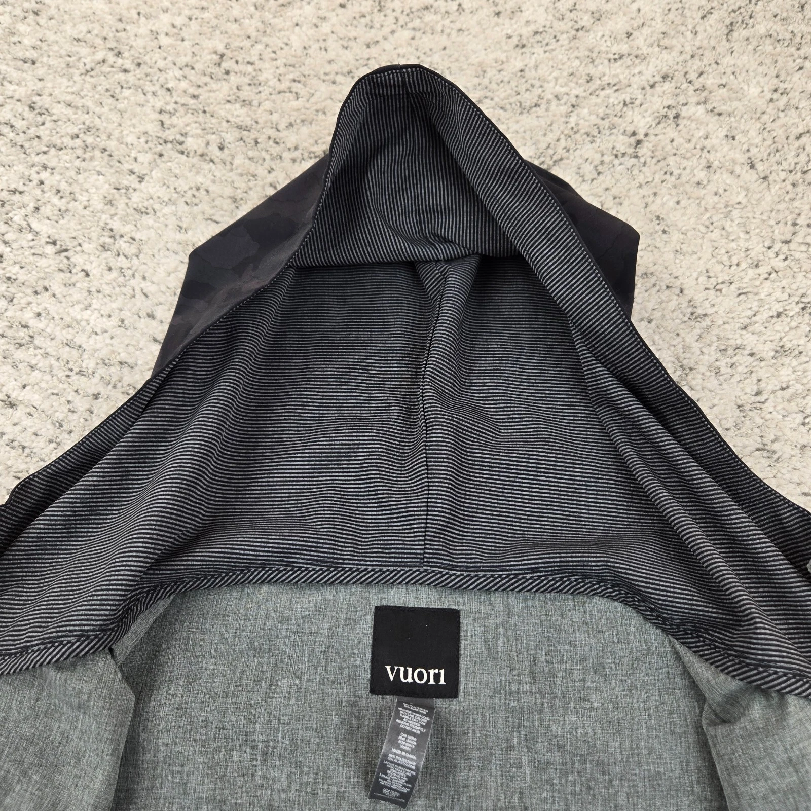 vuori hooded camo full zip outdoor trainer shell stretch jacket