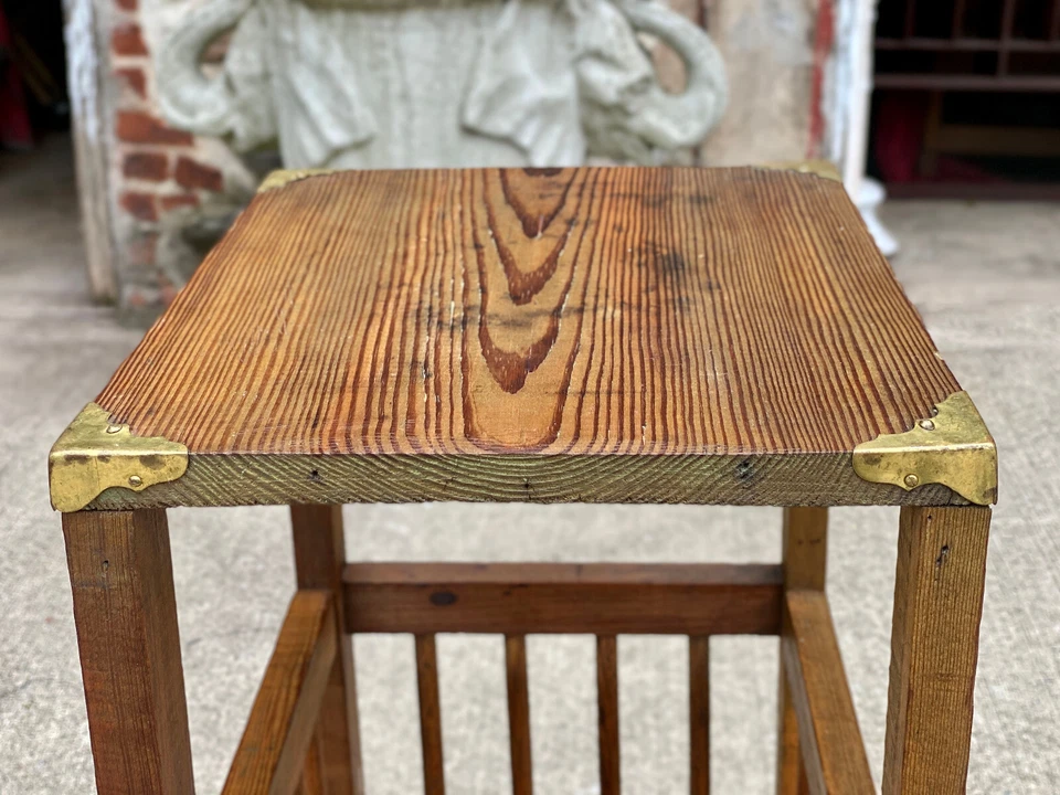 Mesa auxiliar ocasional vintage con soporte para plantas de pino de campo de granja Foto 4 de 4