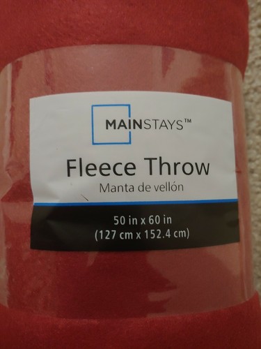 Fleece Throw (Red) - Picture 3 of 4