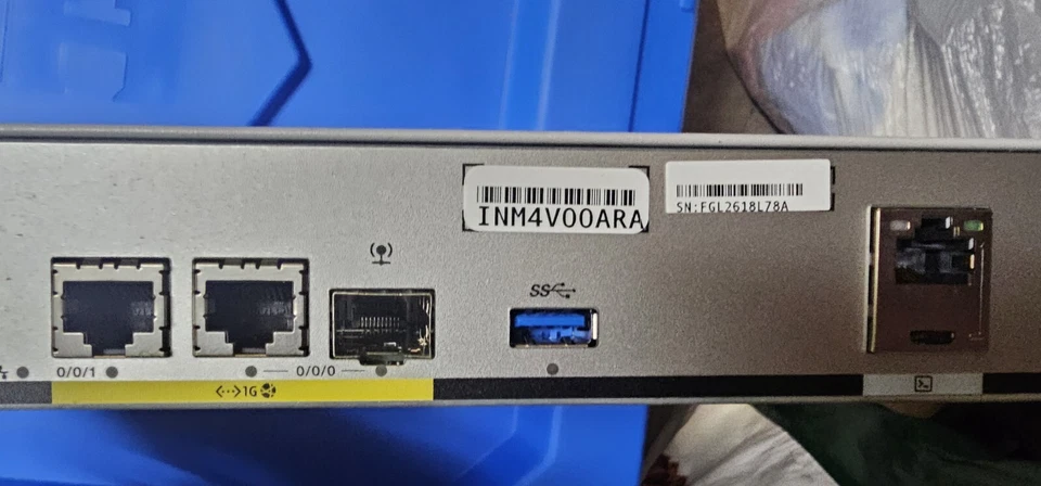 Router de servicio integrado Cisco C1111-4p V01 Isr serie 1100 con adaptador de corriente Foto 3 de 3