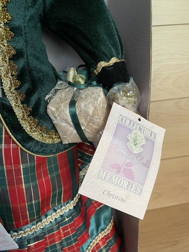 Collectible Memories Porcelain Dolls: Christine & Emily 22” - Imagen 4 de 12