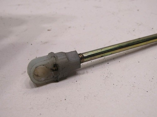 Skoda Octavia Mk1 1U 96-04 1.9 estate tailgate catch rod - Picture 2 of 3