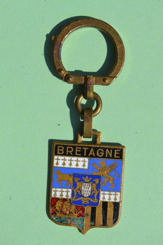 Porte-clés Métal émaillé – Cafés Savor – Lyon, Toulouse, Bordeaux – Vintage 1960s