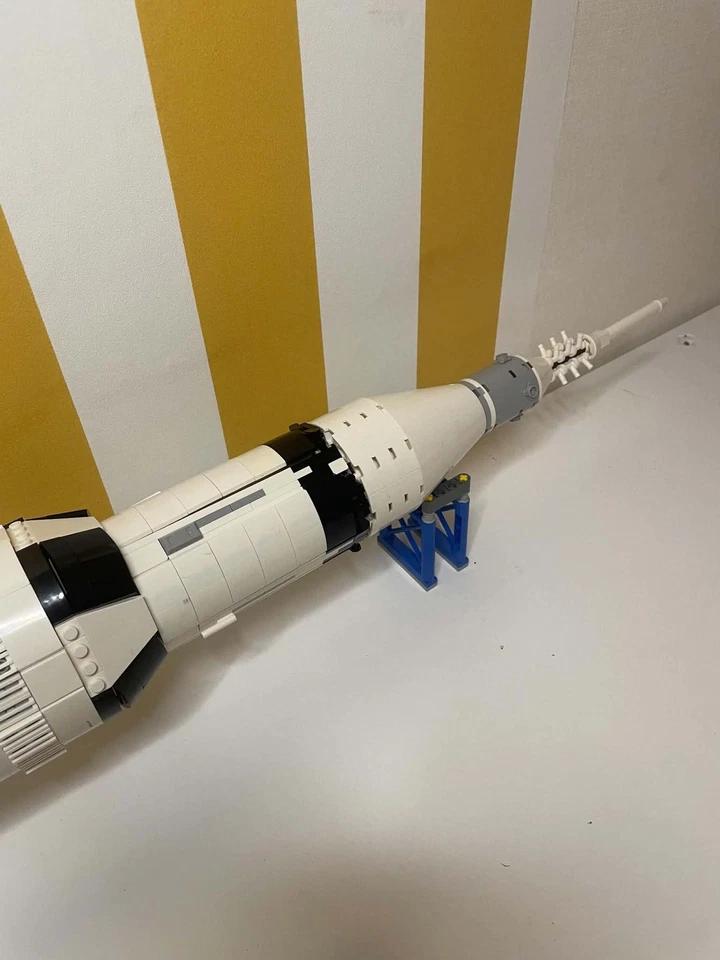 LEGO Ideas 92176 NASA Apollo Saturn V, photo 2 sur 5