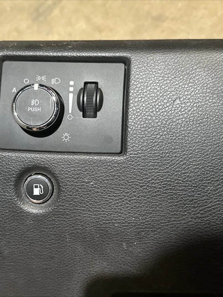 14 15 16 17 18 19 20 21 Jeep Grand Cherokee LH TABLERO BAJO PANEL P01679003bl Foto 2 de 4