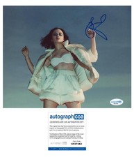 Joey King "The Kissing Booth" AUTOGRAPH Signed Autographed 8x10 Photo ACOA