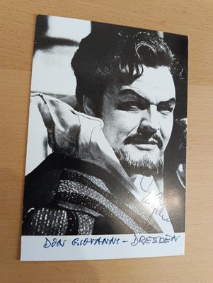 Autogramm signiert von Theo Adam (ehem. dt. Opersänger und -regisseur)