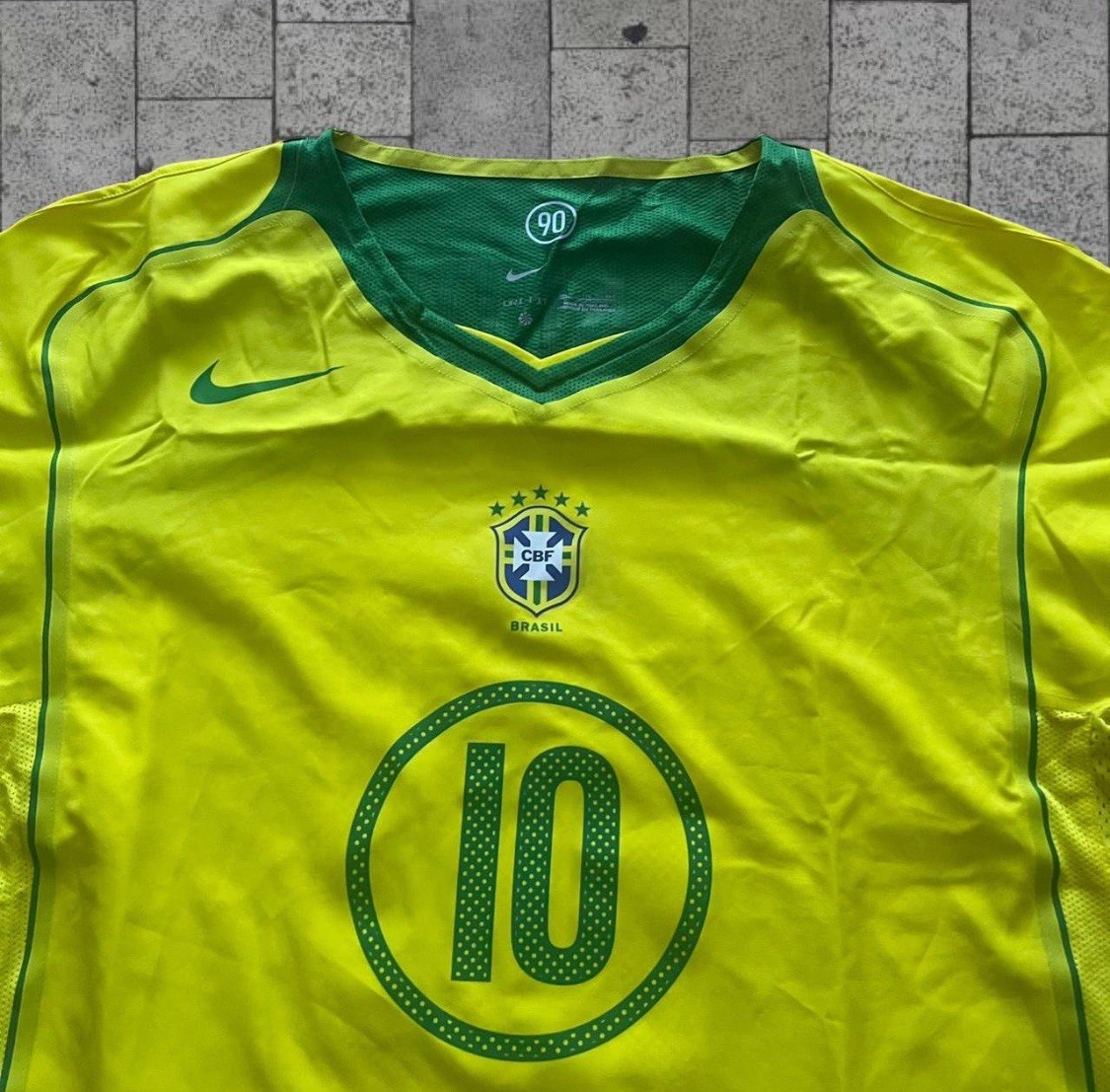 ウェア NIKE Brazil Ronaldinho CBF 2004 TOTAL 90 Nike x Ronaldinho Brazil 2004 Total 90 Reissue 'Yellow Green