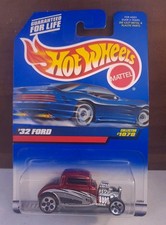 Hot Wheels 1932 Ford Collector 1070 Red Silver Frankies Garage 1998 Diecast Car Hot Wheels 1932 Ford Collector 1070 Red Silver Frankies Garage 1998 Diecast Car
