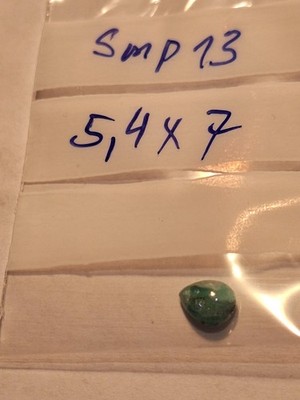 1 Smaragd, Emerald, pear cabochon ca 5,4 x 7 mm Smp 13