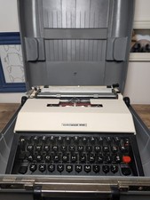 Vintage Underwood 450 Portable Mechanical Typewriter with Case - Not Tested  thumbnail