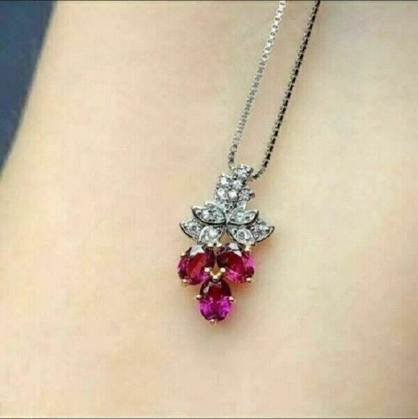 Collar Colgante Uvas Rubí Rojo Corte Ovalado 2Ct Acabado Oro Blanco 14K Cadena Gratis Foto 3 de 3