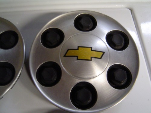 10 Chevy Silverado, suburban, tahoe, center caps OEM. - Picture 3 of 8