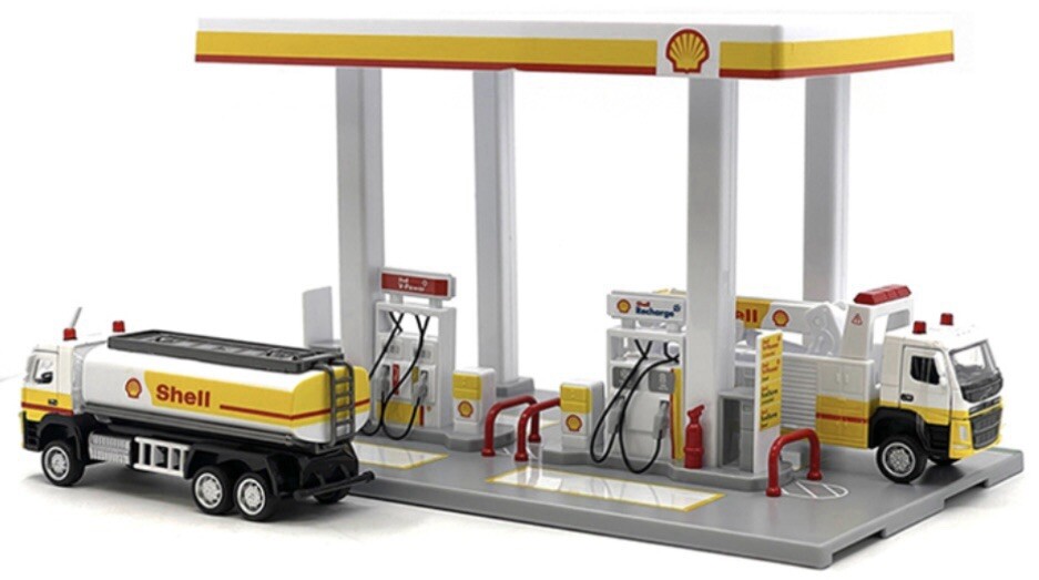 CCA SHELL GAS STATION DIORAMA W/ VOLVO OIL TANKER & VOLVO TOW