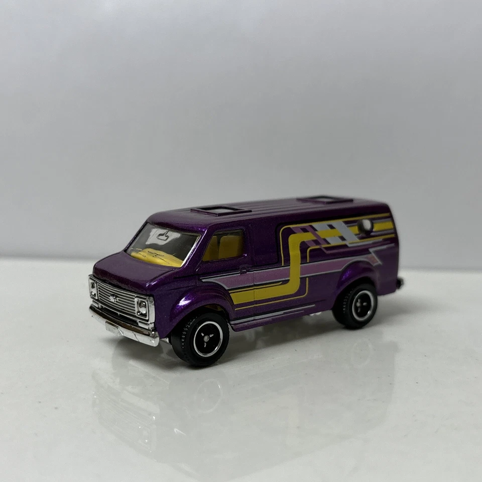 1975 75 Chevy Van Collectible 1/64 Scale Diecast Diorama Model - Image 4 of 4
